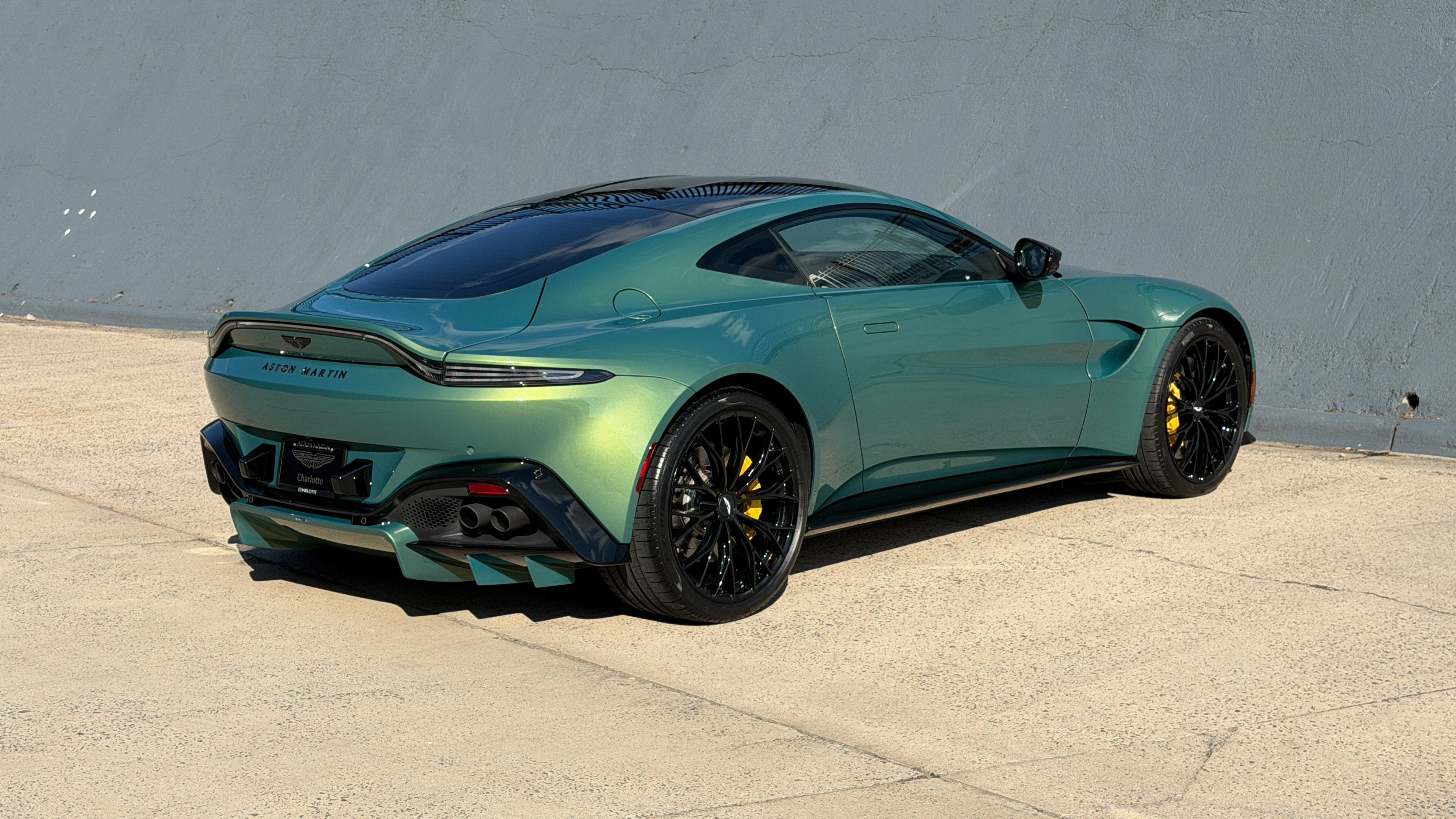 Used 2023 Iridescent Emerald Aston Martin coupe image 14