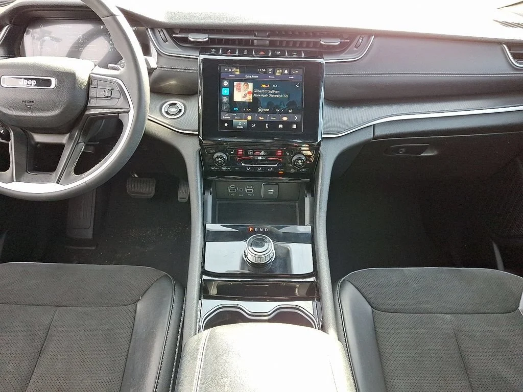 Used 2023 White Jeep Altitude 4x4 image 16