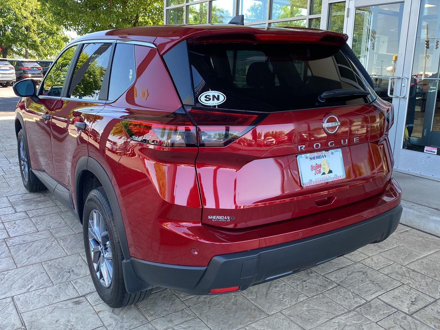 Used 2025 Scarlet Ember Tintcoat Nissan S image 5