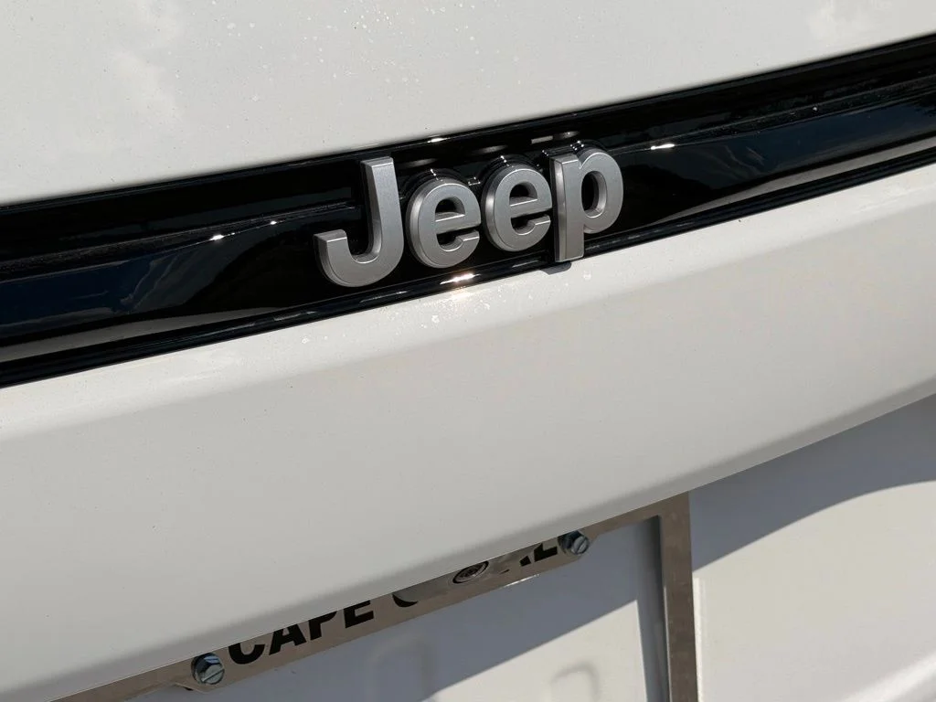 New 2026 Bright White Clearcoat Jeep Laredo image 33