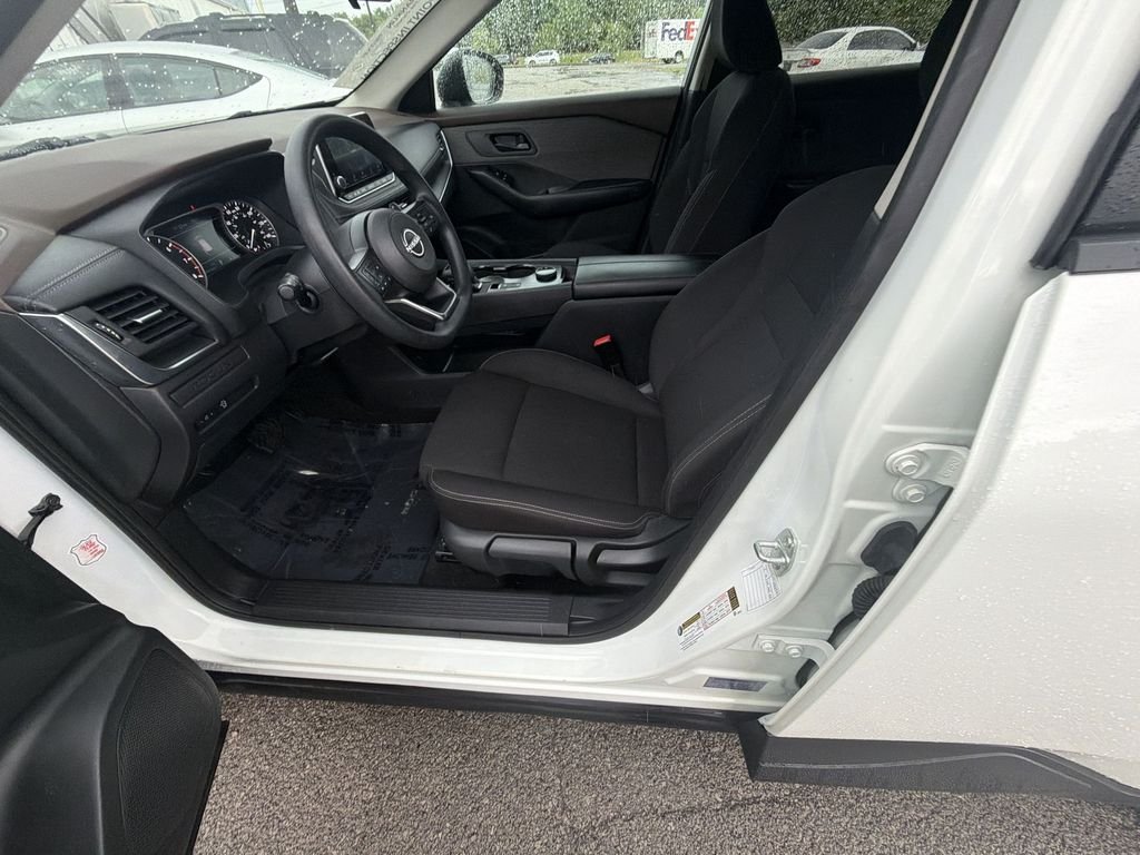 Used 2023 White Nissan S image 12