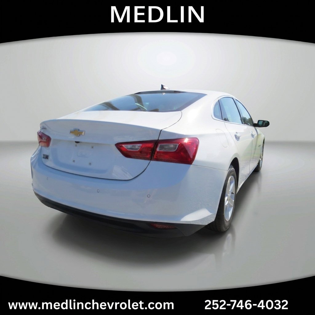Used 2021 Summit White Chevrolet LS image 10