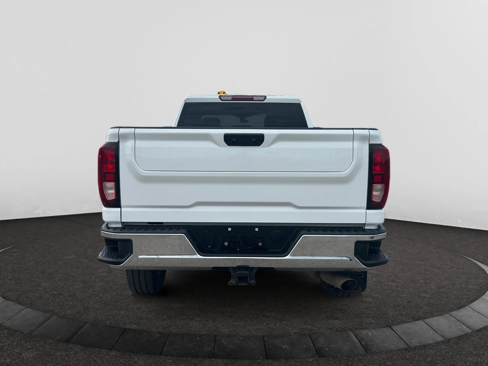 Used 2023 Summit White GMC SLE Crew Cab 4x4 6.6L GAS image 4