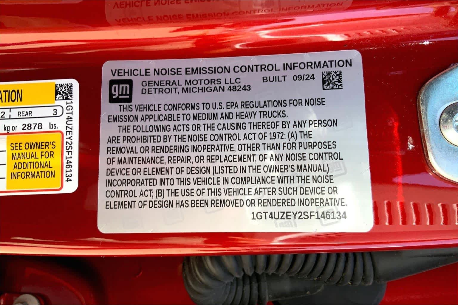 Used 2025 Volcanic Red Tintcoat GMC AT4X image 31
