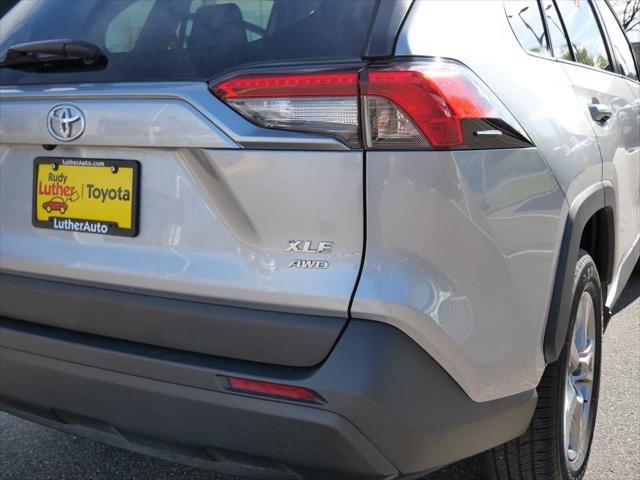 Certified Used 2025 SILVER SKY METALLIC Toyota  image 18