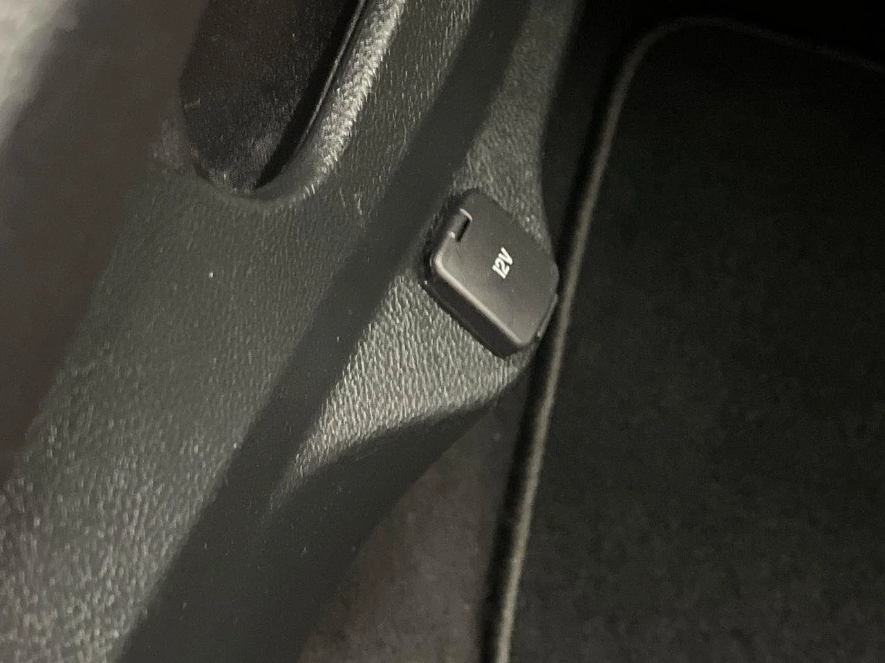 Used 2023 Blue Ford SE image 19