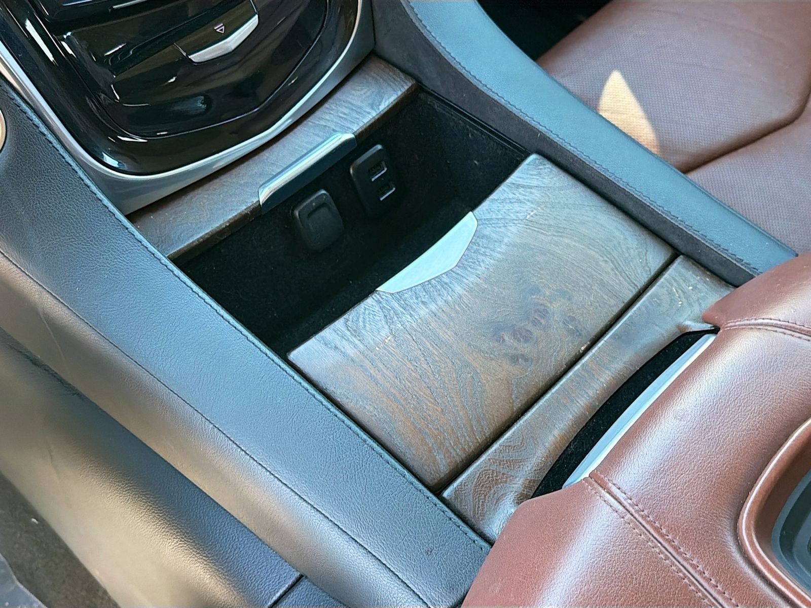 Used 2020 White Cadillac Luxury image 31