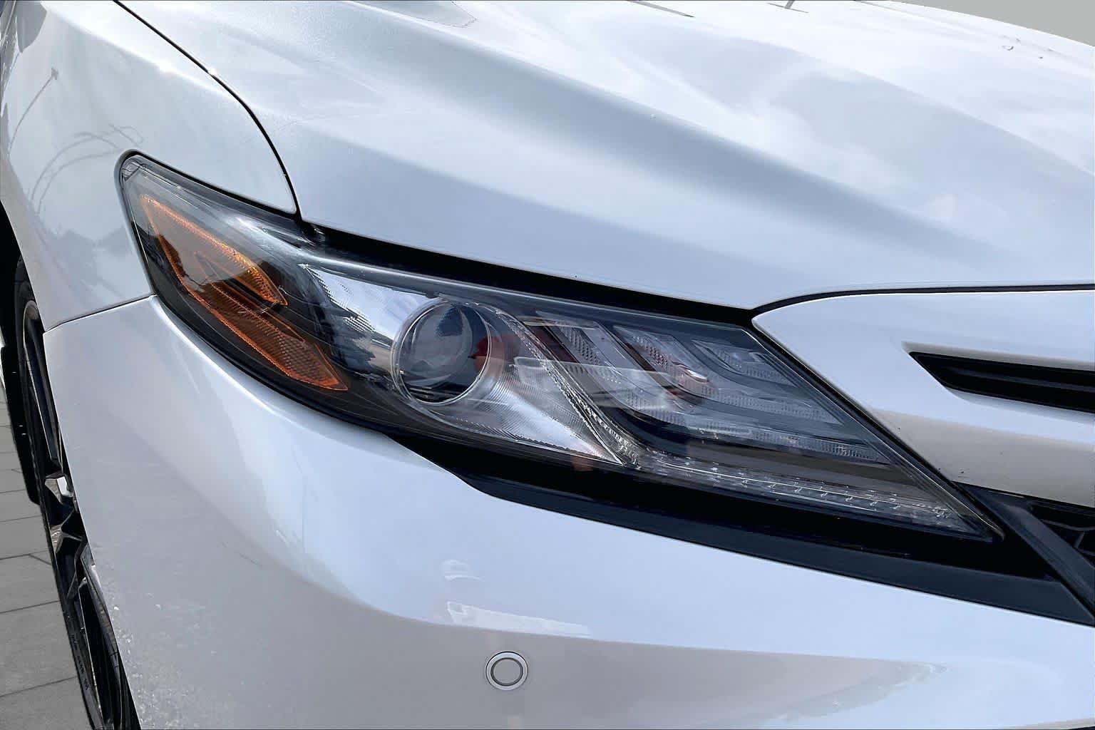 Used 2024 Wind Chill Pearl/Midnight Black Metallic Toyota XSE V6 image 27