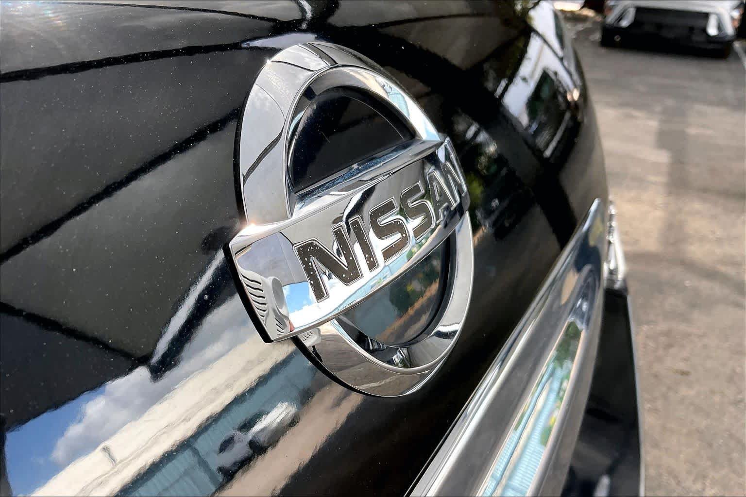 Used 2010 Super Black Nissan 2.5 S image 30