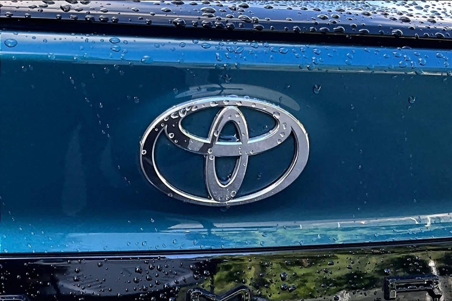 Used 2025 Ocean Gem Toyota XSE image 31