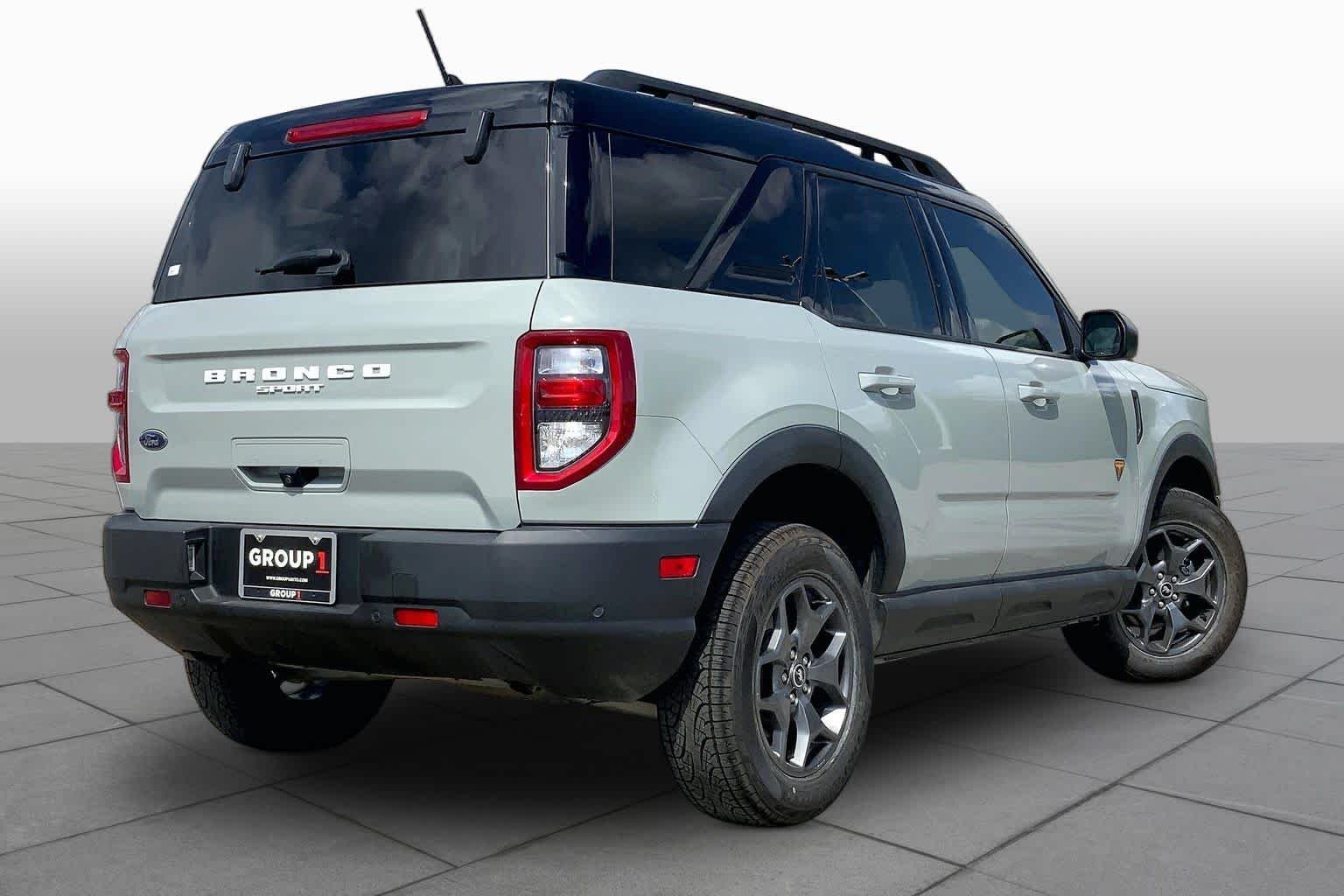 Used 2023 Cactus Gray Ford Badlands image 12