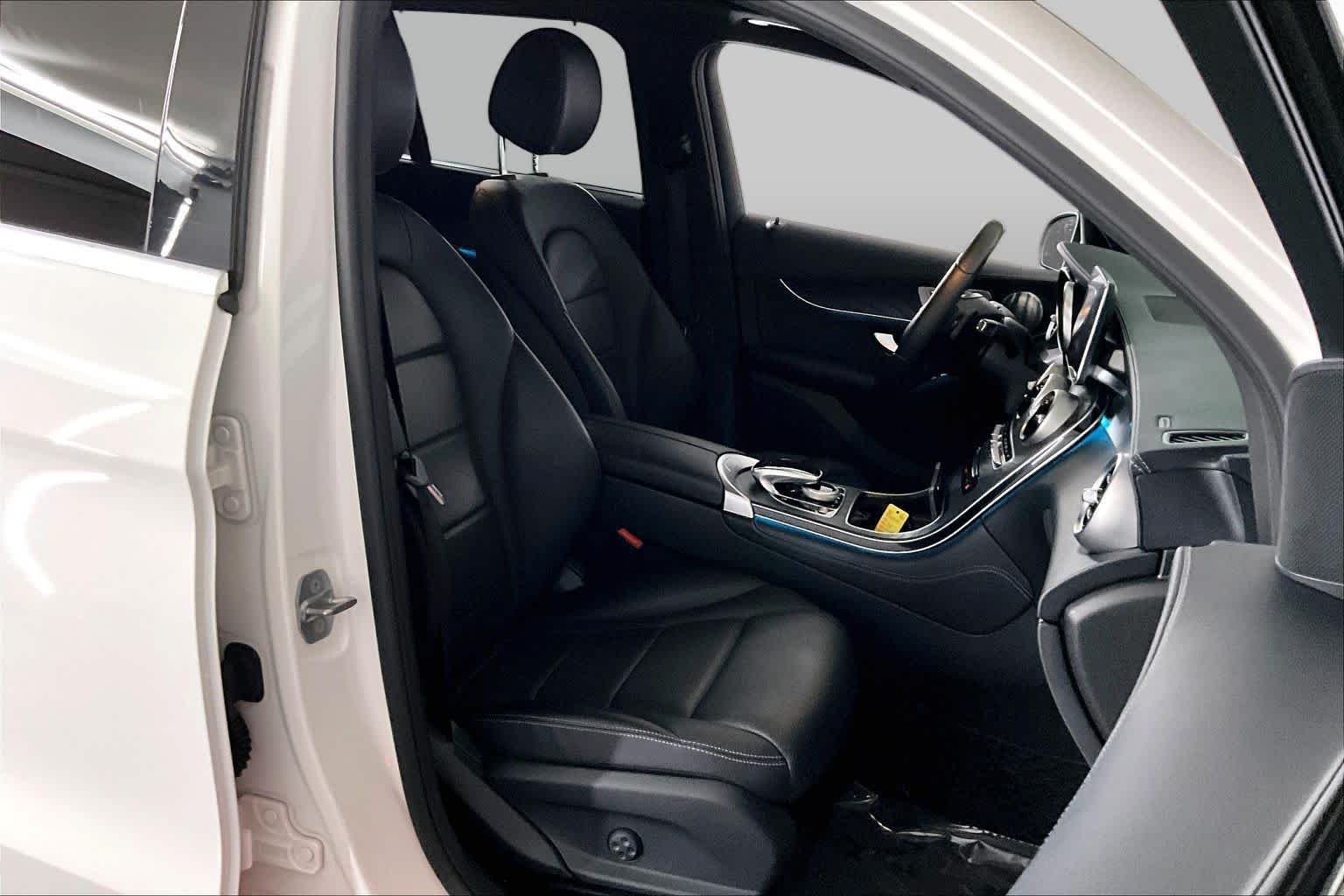 Used 2017 Polar White Mercedes-Benz GLC 300 image 8