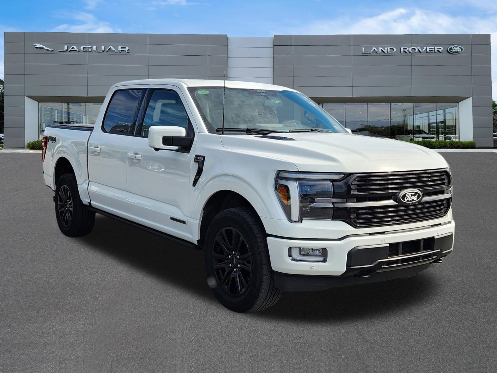 Used 2025 Star White Metallic Tri Coat Ford Platinum image 2