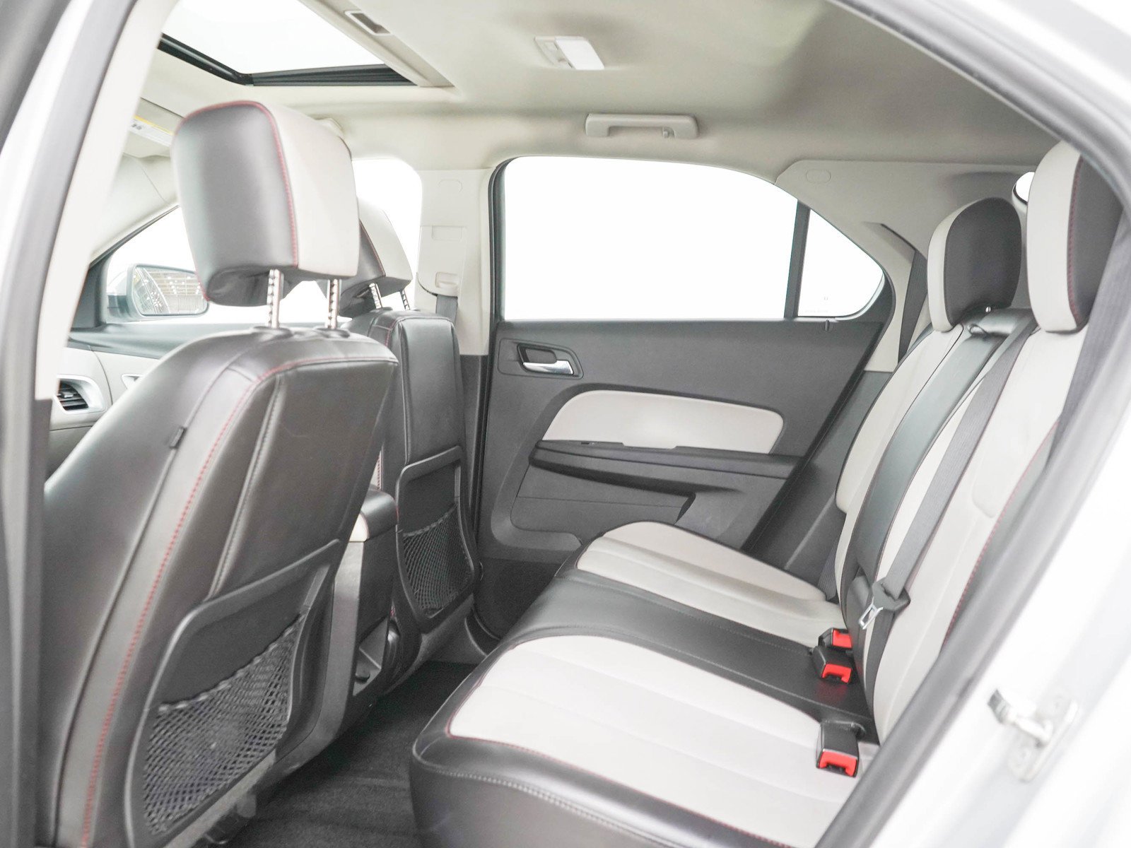 Used 2015 Silver Ice Metallic Chevrolet Ltz image 15