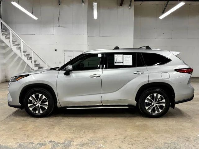 Used 2021 CELESTIAL SILVER Toyota  image 4