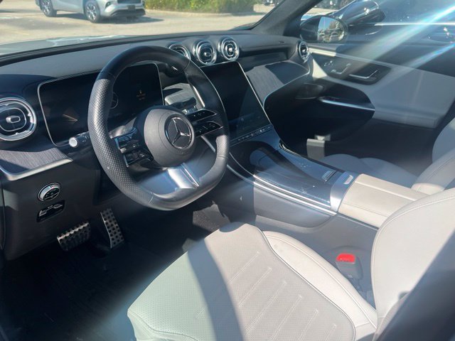 Used 2025  Mercedes-Benz GLC 350e image 23