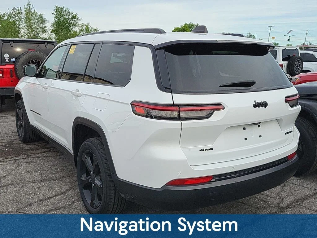 Used 2023 White Jeep Limited image 3