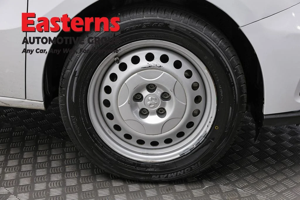 Used 2022 White Ram Base image 32