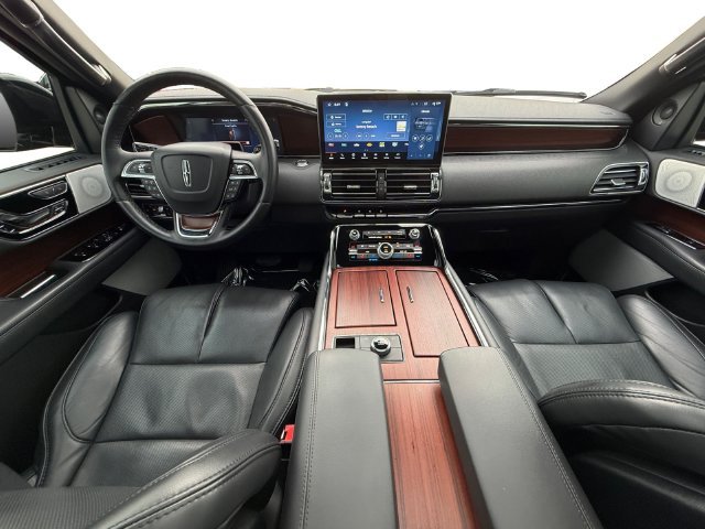 Used 2023 Black Lincoln Reserve image 12