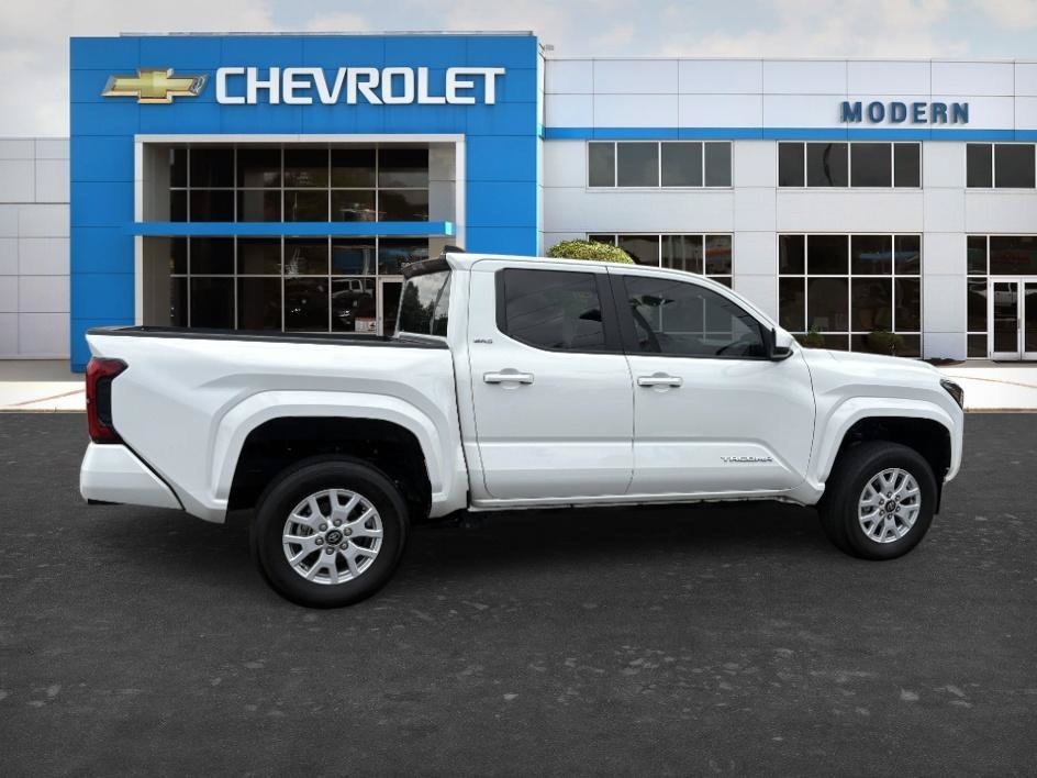 Used 2024 Ice Toyota SR5 image 4