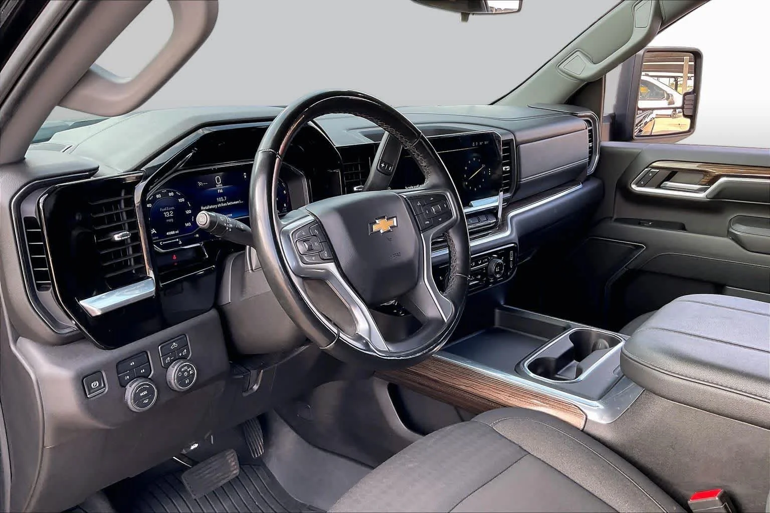 Used 2024 Black Chevrolet LT image 17