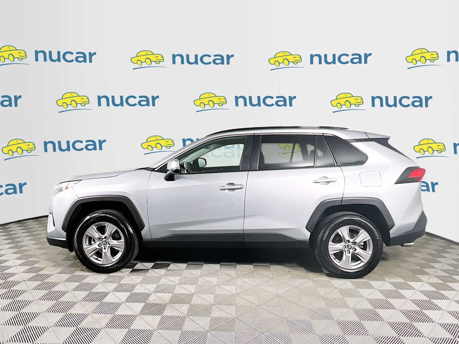 Used 2025 Silver Sky Metallic Toyota XLE image 4