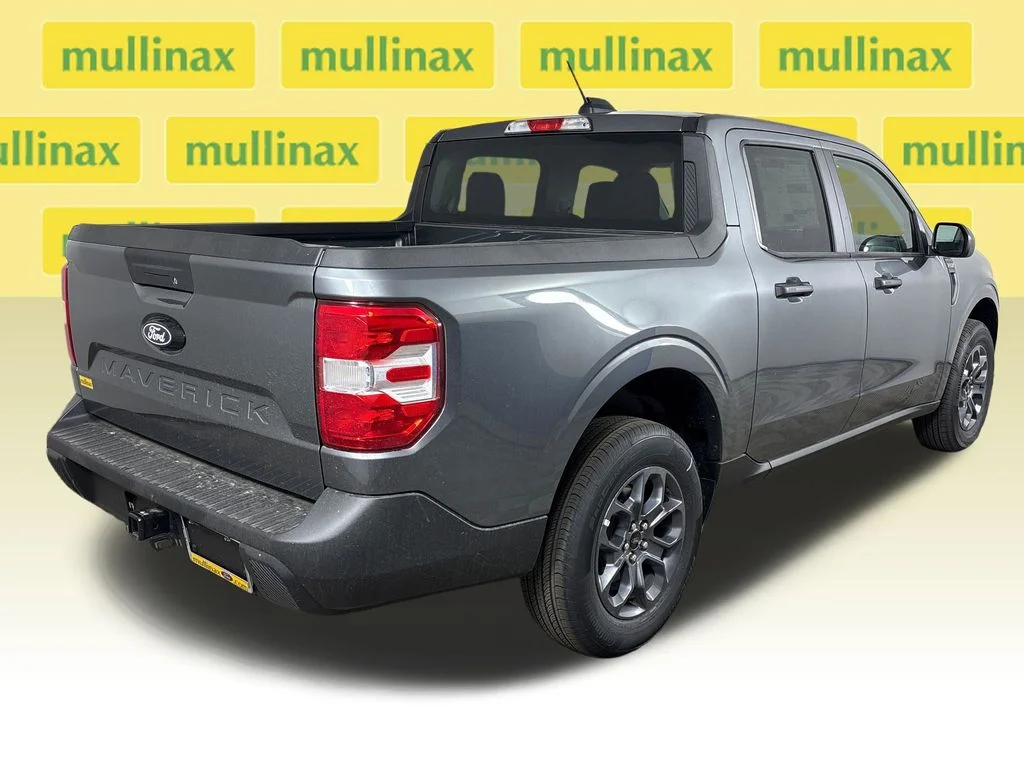 New 2026 Gray Ford XLT image 4