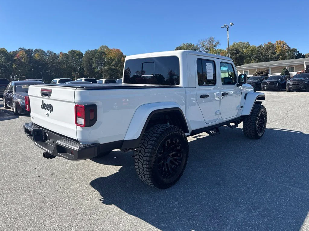 Used 2025 White Jeep Sport S image 5