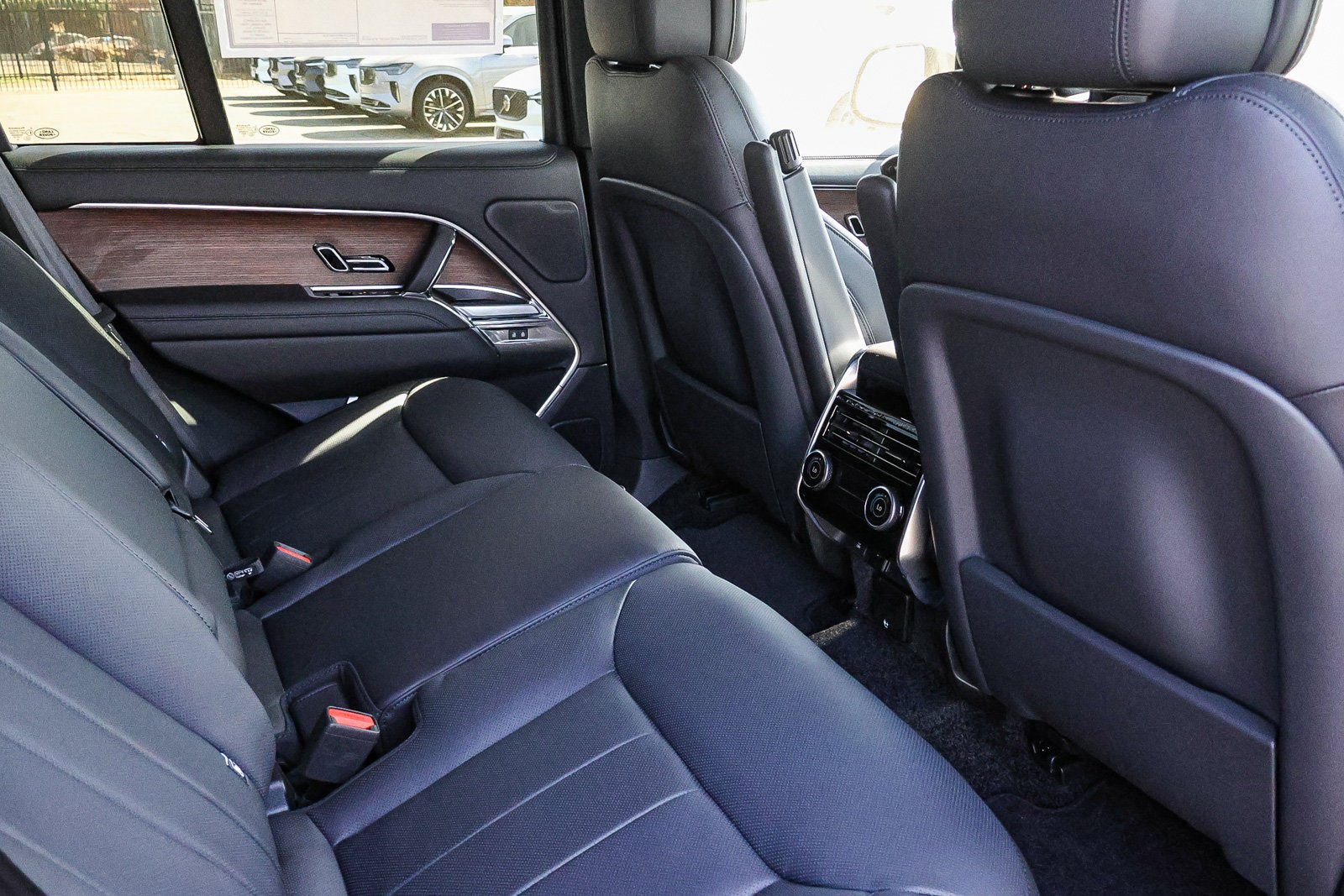 New 2026 Fuji White Land Rover SE image 15
