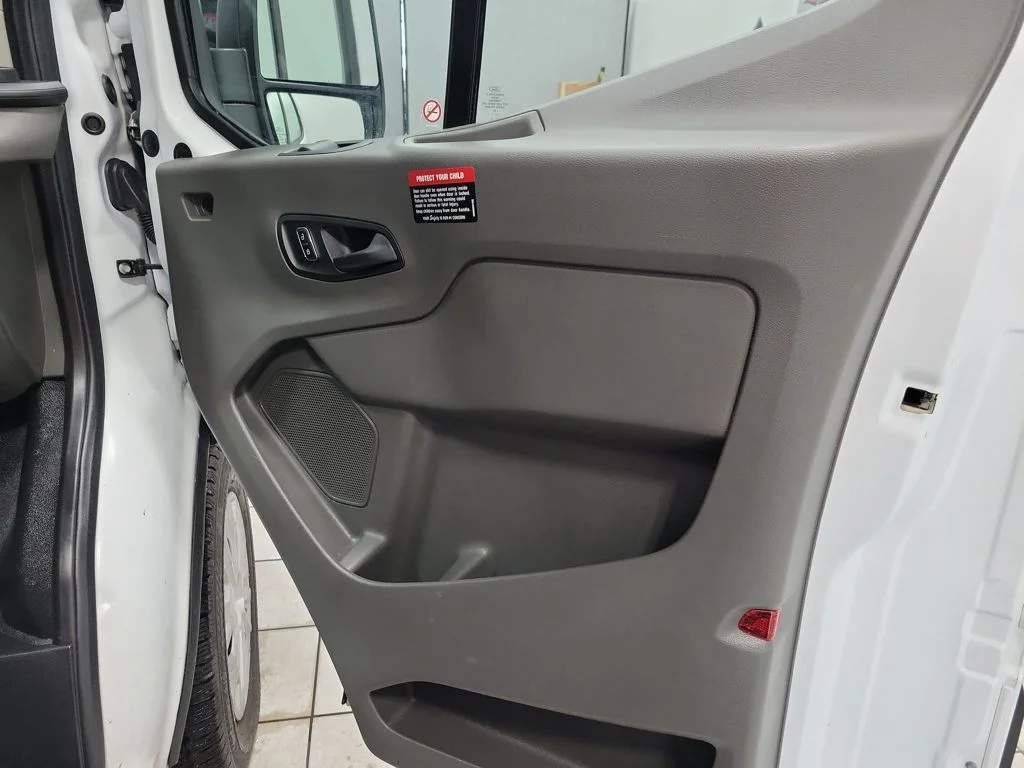 Used 2024 Oxford White Ford Base image 22