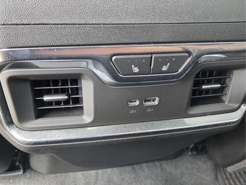 Used 2025 Sterling Metallic GMC 4WD CREW CAB 147" DENALI ULTIMATE image 13
