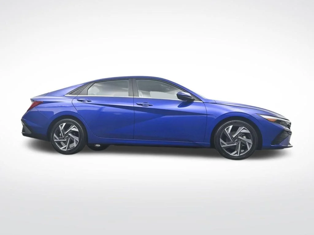 Used 2025 Blue Hyundai SEL Convenience image 32