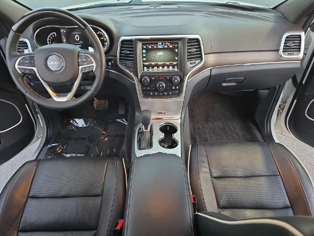 Used 2016 White Jeep Overland image 10