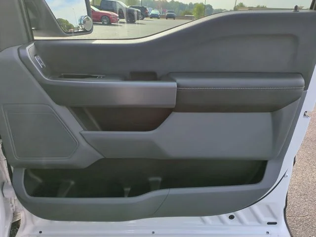 Used 2021 White Ford XLT image 30