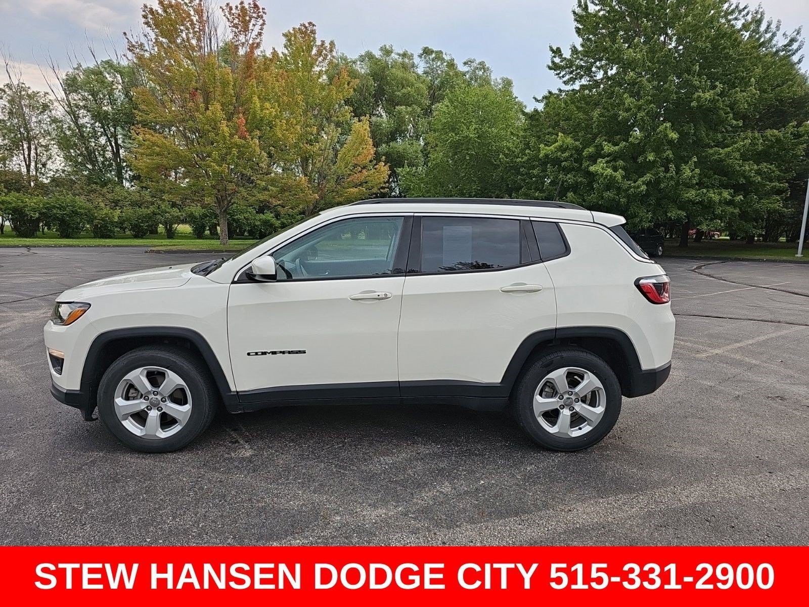 Used 2018 White Clearcoat Jeep Latitude image 1