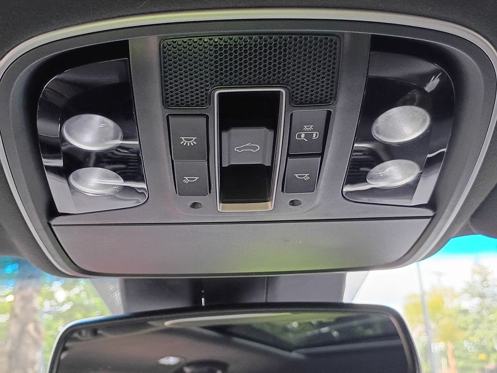 Used 2019 Snow White Pearl Kia SX Limited image 18