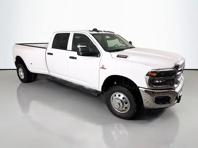 New 2026 Ram 3500 Tradesman 4D Crew Cab in Central IL #R26201