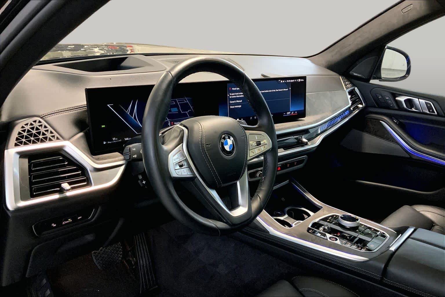 Used 2025 Black Sapphire Metallic BMW xDrive40i image 17