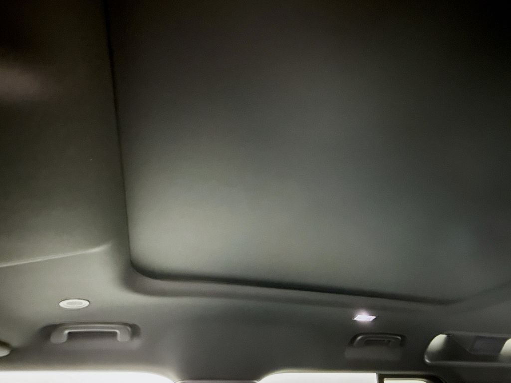 New 2026 Santorini Black Land Rover X-Dynamic SE image 21