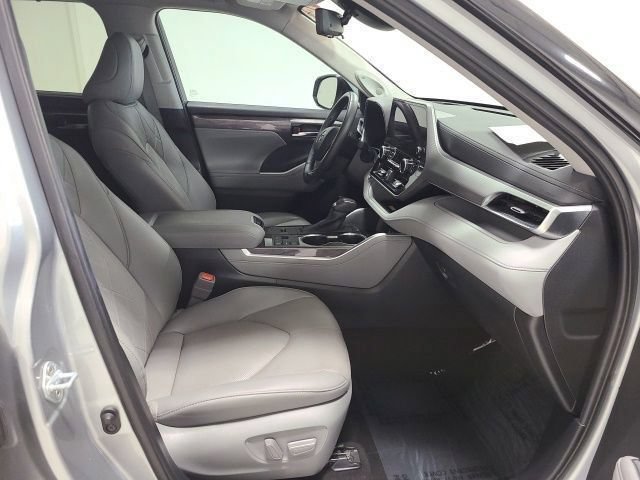 2024 Toyota Highlander Platinum - Photo 9