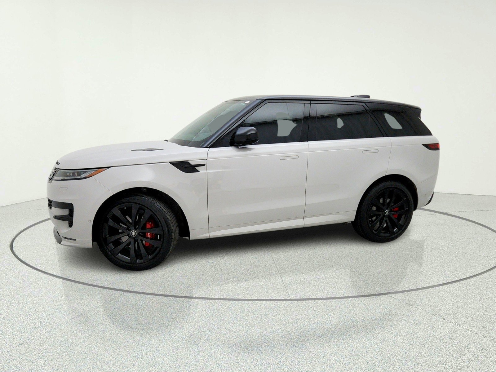 Used 2025 BORASCO GREY Land Rover Dynamic SE image 15