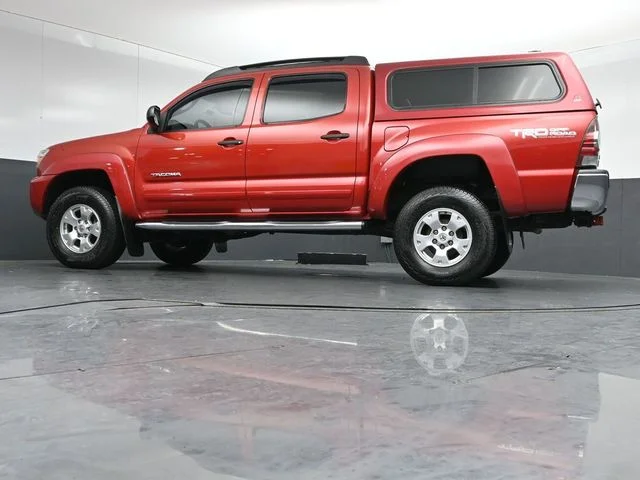 Used 2013 Red Toyota Base image 37