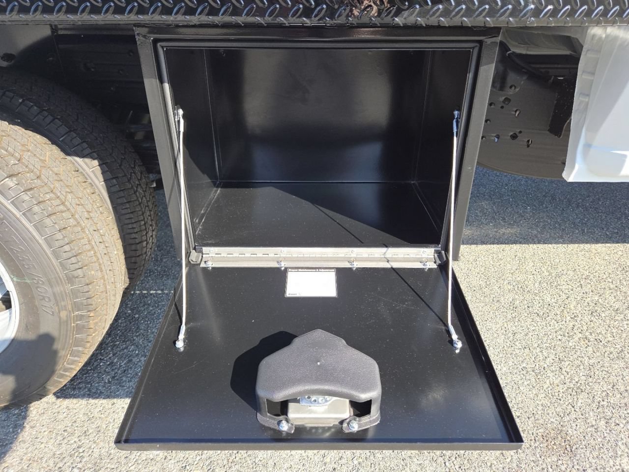 2026 GMC Sierra 3500 Chassis Cab Pro - Photo 24