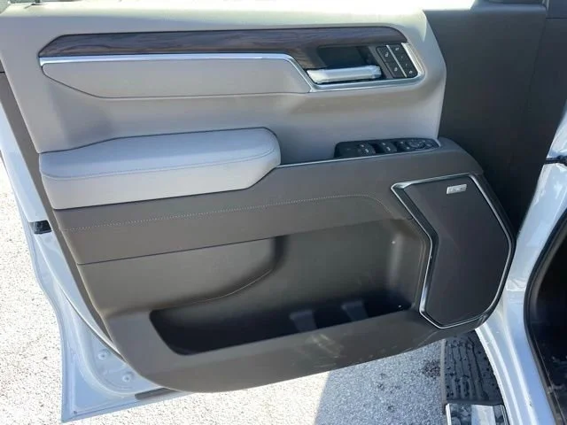 New 2026 Glacier White Tricoat GMC SLT image 16