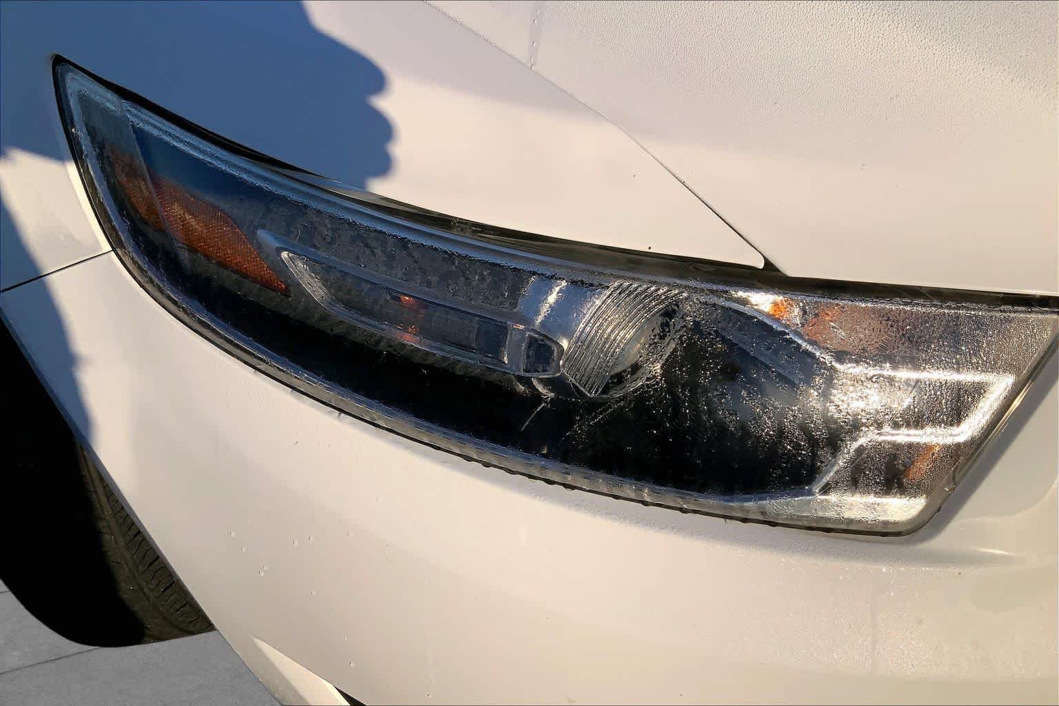 Used 2017 Oxford White Ford SE image 25