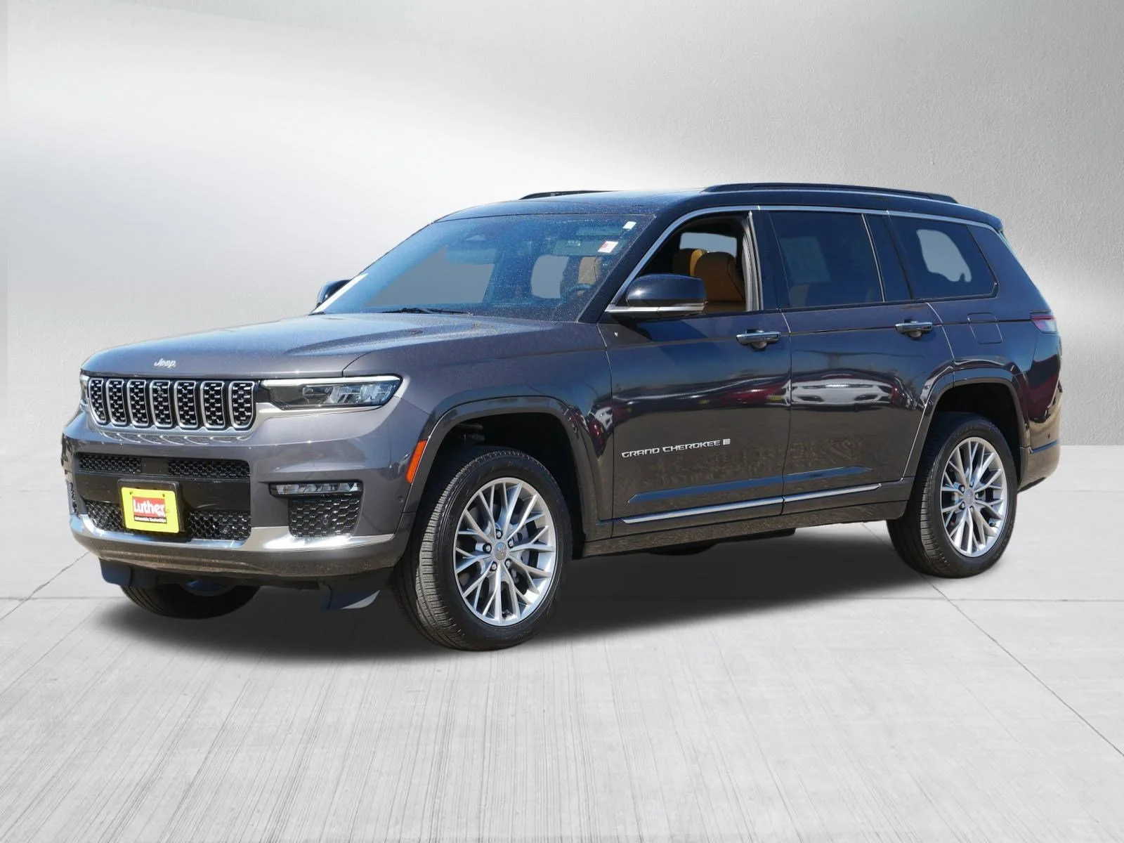 Used 2024 Baltic Gray Metallic Clearcoat Jeep Summit image 3