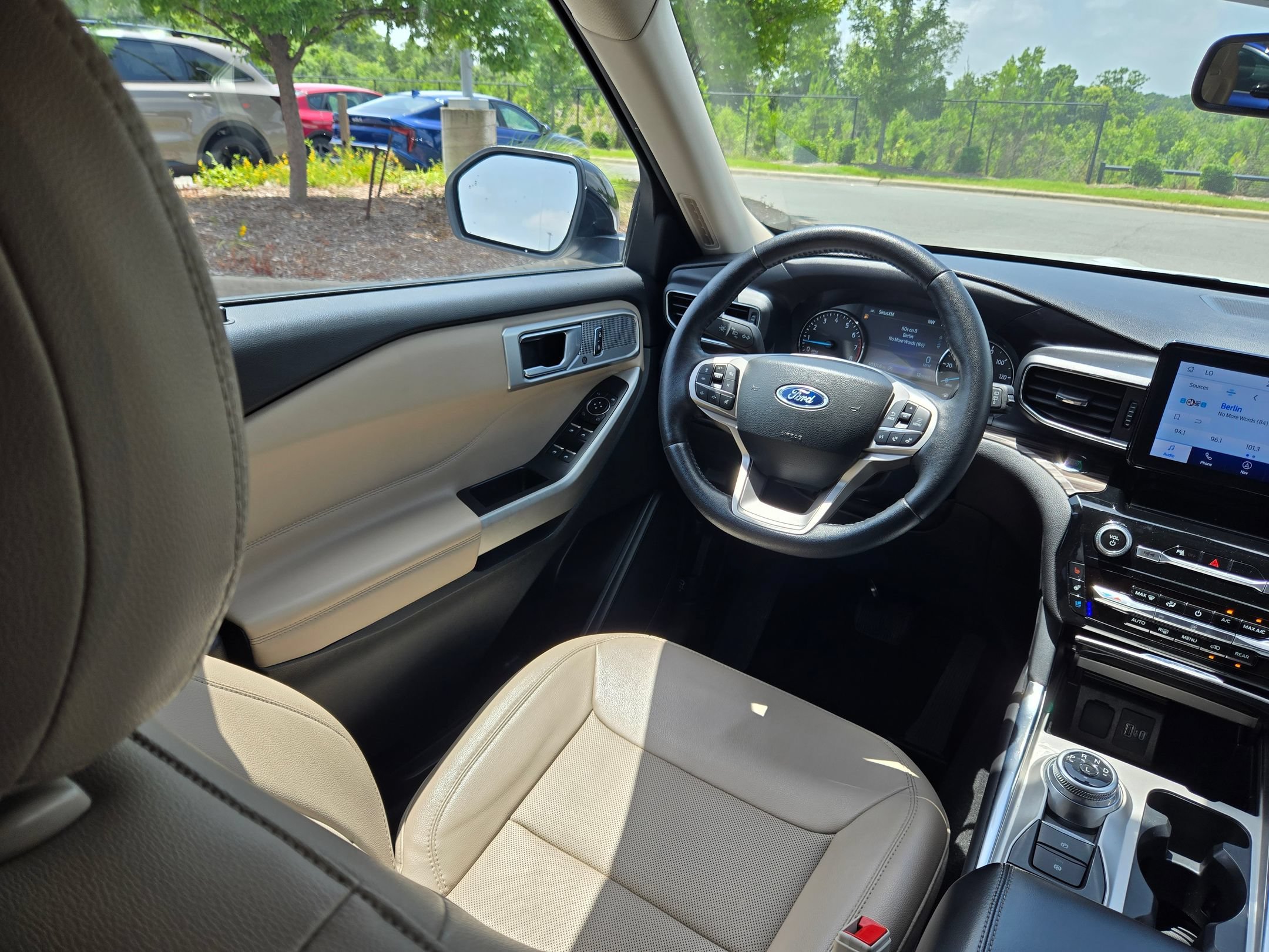 Used 2023 Oxford White Ford Limited image 9
