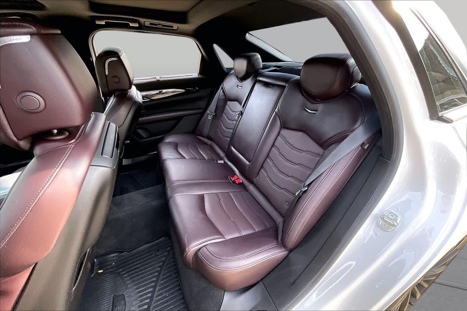 Used 2020 Crystal White Tricoat Cadillac Premium Luxury image 20