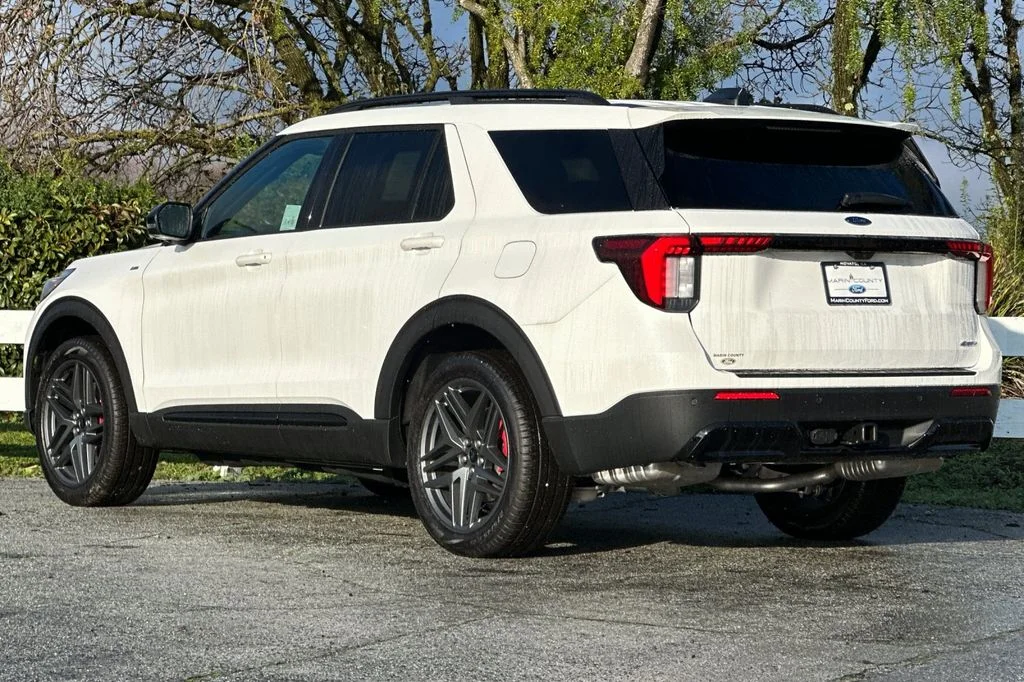 New 2026 White Metallic Ford ST-Line image 6