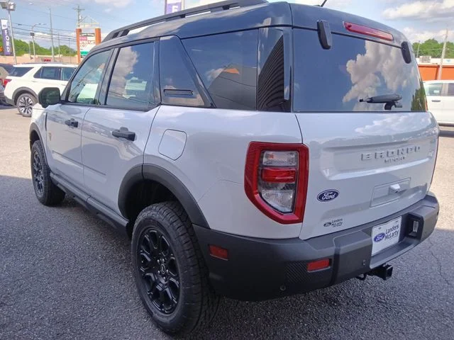 New 2026 Oxford White Ford Badlands® image 5